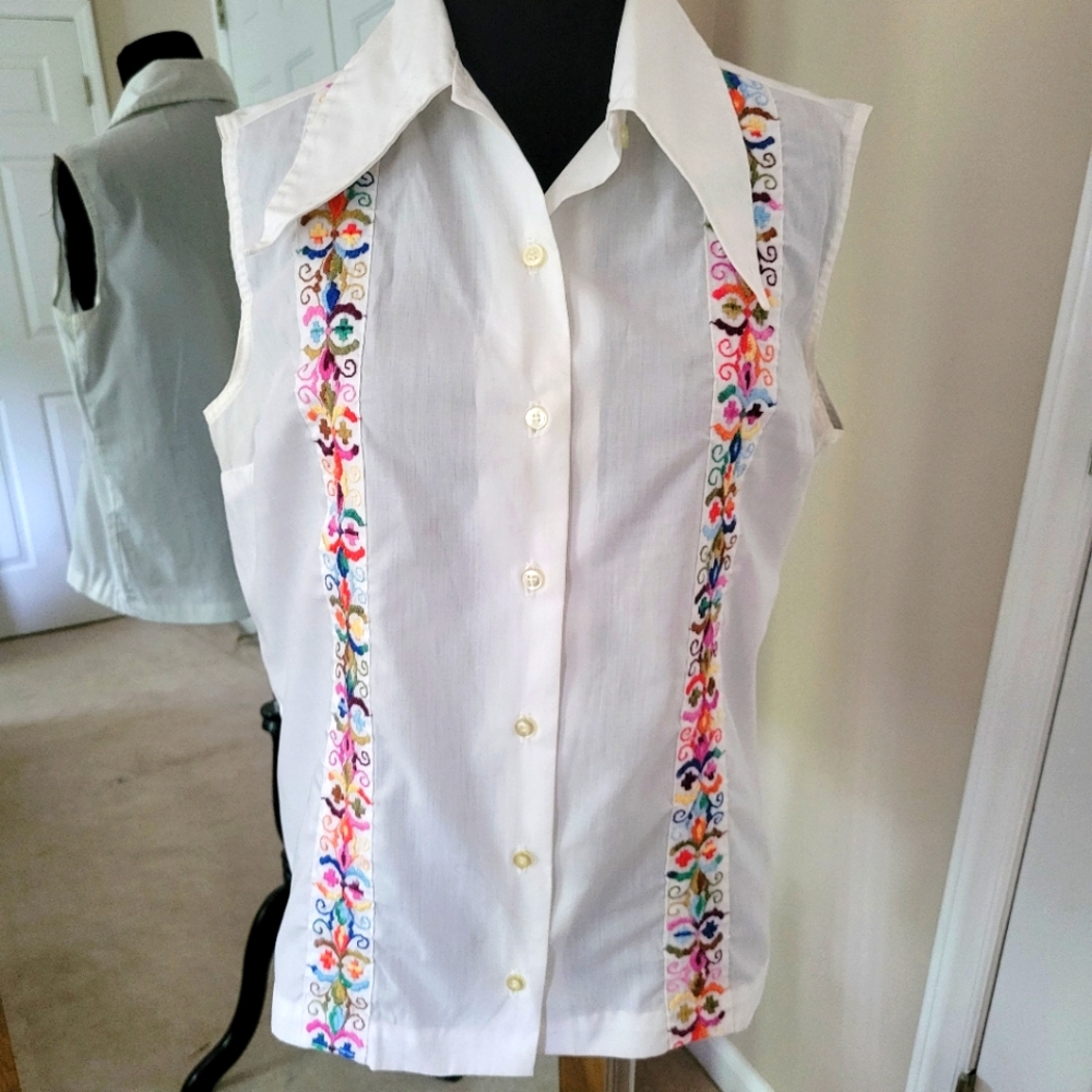 Vintage embroidered button down tank top - L